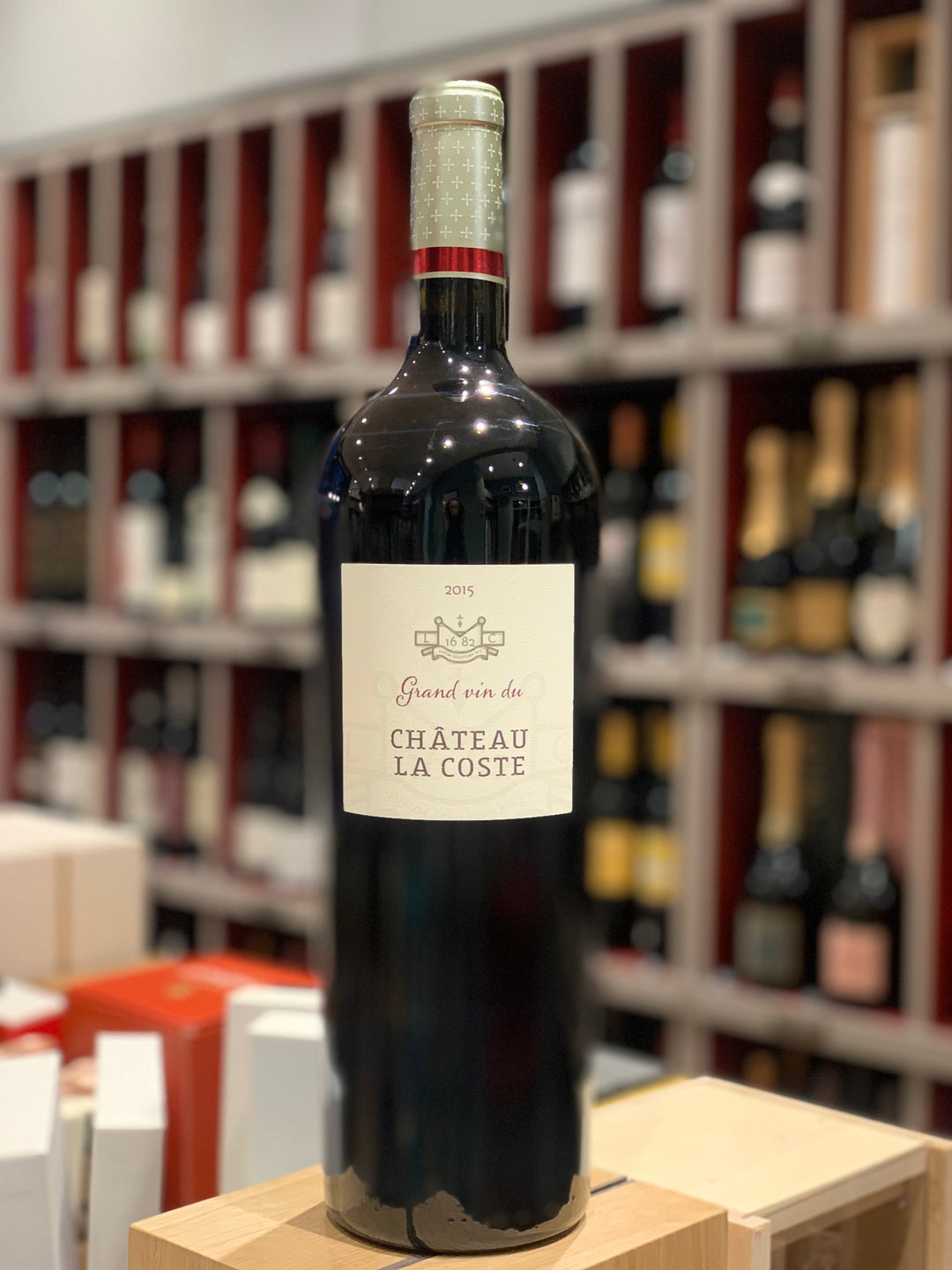 Grand vin rouge du Chateau La Coste magnum