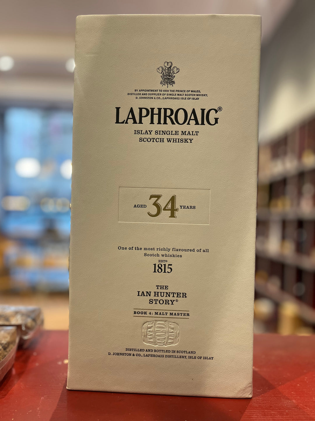Laphroaig 34YO Ian Hunter Collection Book 4 2022 Single Islay Malt Whisky 46.2%, 70 cl