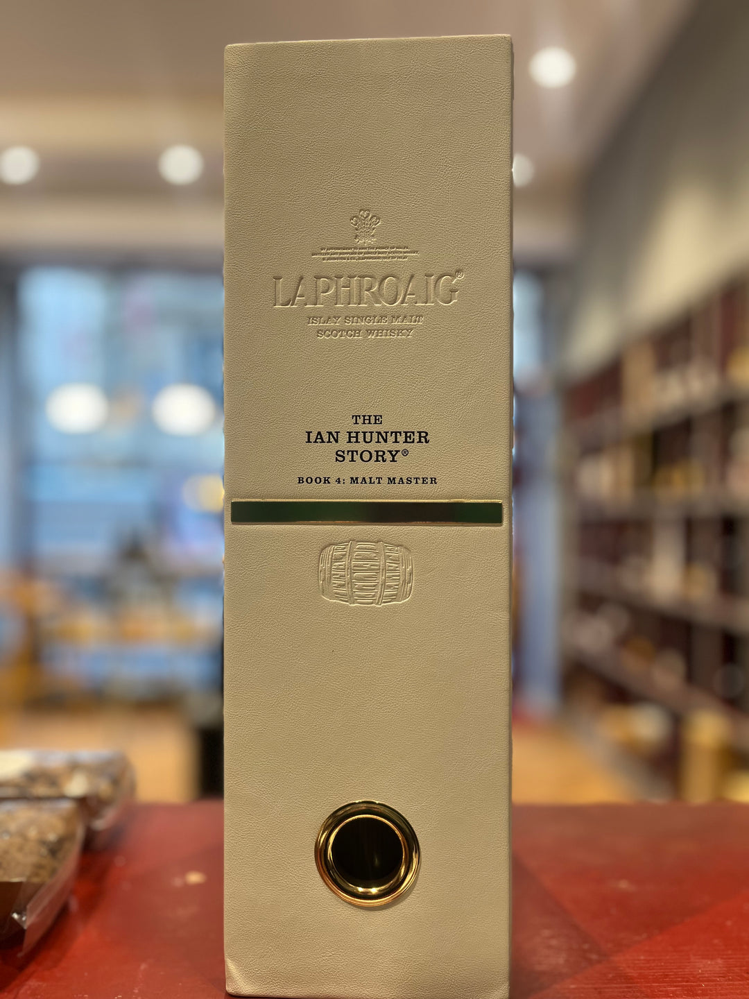 Laphroaig 34YO Ian Hunter Collection Book 4 2022 Single Islay Malt Whisky 46.2%, 70 cl