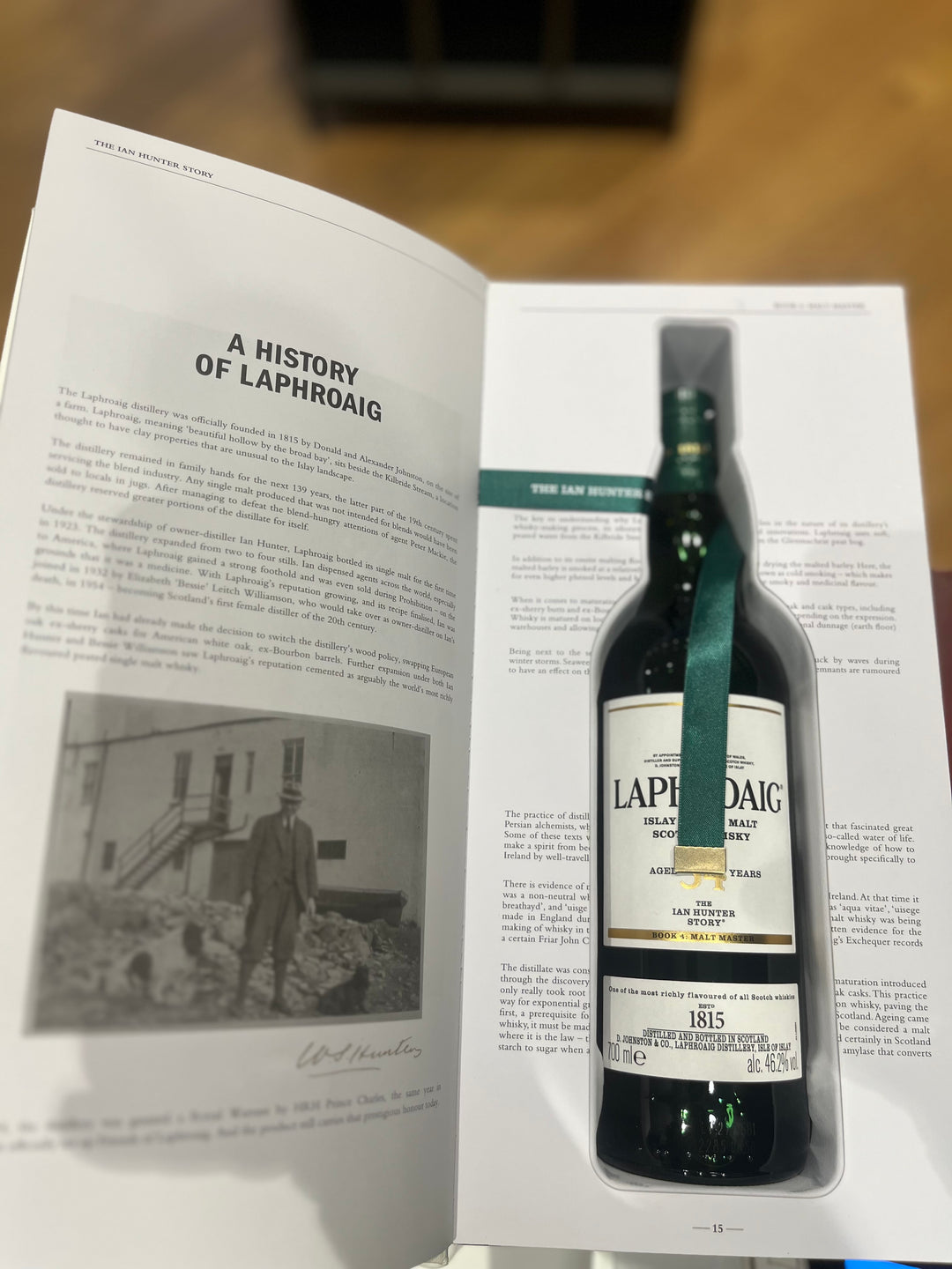 Laphroaig 34YO Ian Hunter Collection Book 4 2022 Single Islay Malt Whisky 46.2%, 70 cl